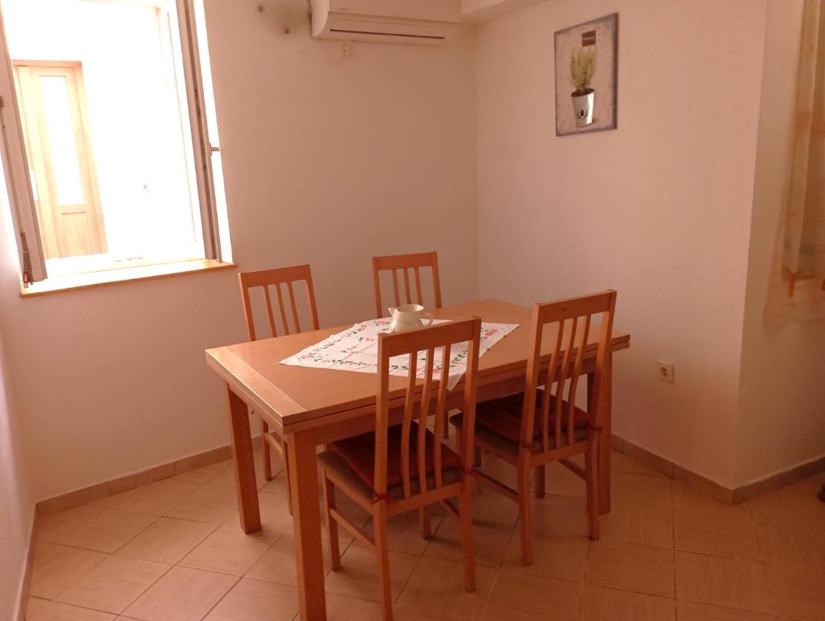 Ana Apartments Vis Ngoại thất bức ảnh