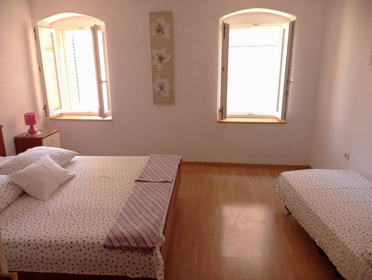 Ana Apartments Vis Ngoại thất bức ảnh